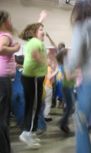 Students dance with Jean-Paul Samputu (Rwanda) at Nashville Elementary School, 2007.